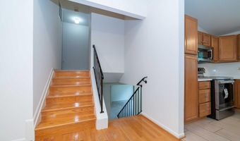 7814 WENDY RIDGE Ln, Annandale, VA 22003
