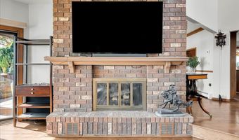 523 Lathrop Ave, Algonac, MI 48001