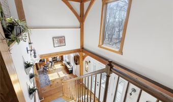 40 Charlotte Ave, North Kingstown, RI 02874