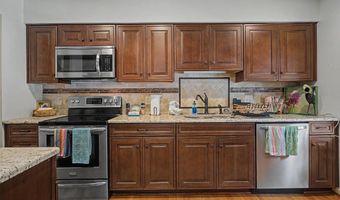 130 WOODEN CARRIAGE Dr, Hockessin, DE 19707