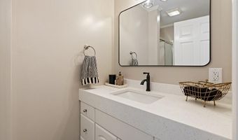 24 Pleasant St, Bangor, ME 04401