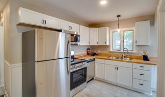 811 McPherson Ave, Alton, IL 62002