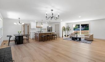 207 Oakmont Dr, Boiling Springs, SC 29316