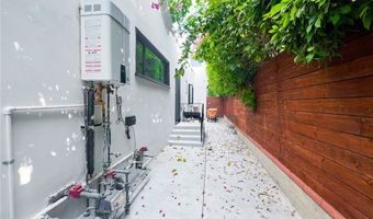 542 N Kilkea Dr, Los Angeles, CA 90048
