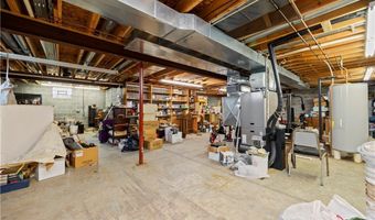 12488 Baumhart Rd, Amherst, OH 44001