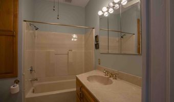 102 Wardlaw St, Abbeville, SC 29620