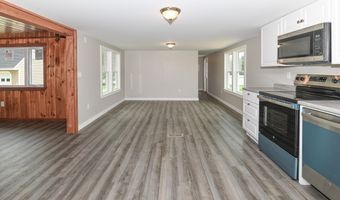 34 Cricket Ln, Sebago, ME 04029