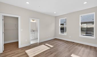2507 LIGHT St, Baltimore, MD 21230