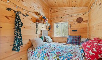 3 New England Rd, Abbot, ME 04406