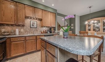 12 BARCLAY Dr, Hockessin, DE 19707