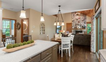 4309 Colleen Ct, Arden Hills, MN 55112