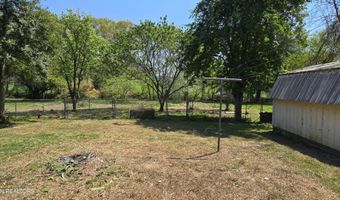 324 Circle R Dr, Benton, TN 37307