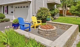 11 Carol Ave, Bristol, RI 02809