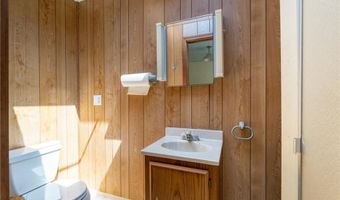 142 Honeyman Ave, Middletown, RI 02842