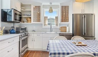 604 Thames & 4 Dixon St, Newport, RI 02840