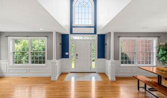 60 Camelot Dr, Bedford, NH 03110