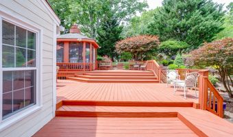 4918 SUNSET Ln, Annandale, VA 22003