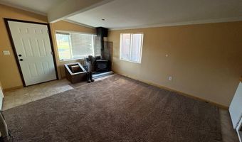 320 S 6th St, Challis, ID 83226