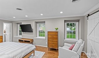 2418 Ainsdale Rd, Charlotte, NC 28226