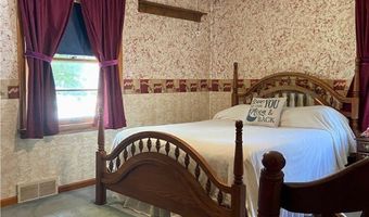 135 Ridgeland Dr, Amherst, OH 44001