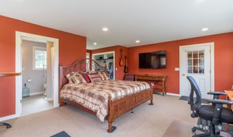 241 S Albany Rd, Albany, VT 05820