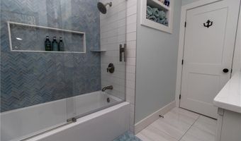 3 Onondega Rd, Narragansett, RI 02882