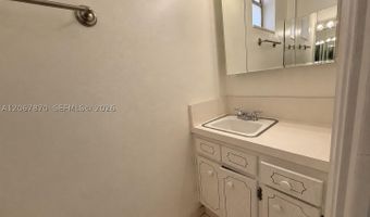 20200 NE 29th Ct N214, Aventura, FL 33180