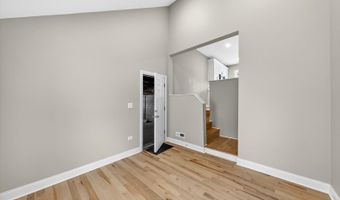 102 Center St, Algonquin, IL 60102