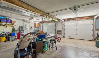 16 Chipping Green Dr, Arden, NC 28704