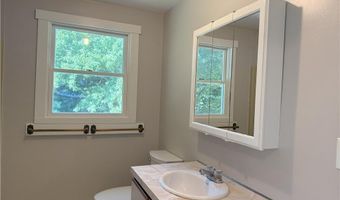 7 Leatherleaf Rd, Narragansett, RI 02882