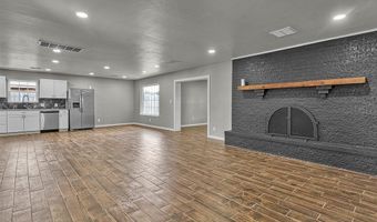 2404 N Robin St, Altus, OK 73521