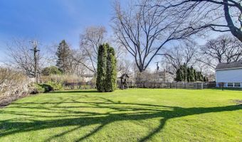 502 S Reuter Dr, Arlington Heights, IL 60005