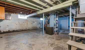 1513 W WASHINGTON St, Appleton, WI 54914