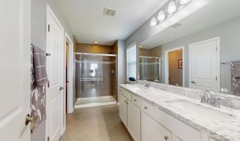 3221 N Heritage Ln, Arlington Heights, IL 60004