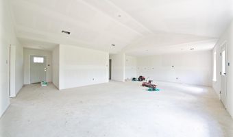 105 LLOYD HENDERSON Rd, Beebe, AR 72012