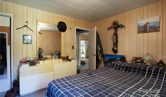 1424 Bear Creek Rd, Bakersville, NC 28705