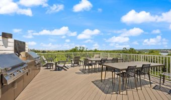 625 SLATERS Ln 401, Alexandria, VA 22314