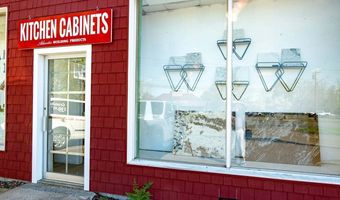635 W Main St, Branford, CT 06405
