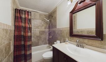 924 CRESTVIEW Ln, Adamsville, AL 35005
