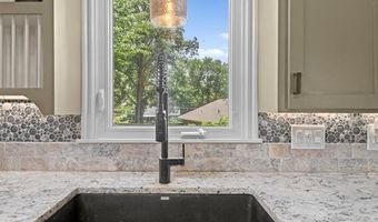 1336 Cherokee Hills Ct, Bartlesville, OK 74006