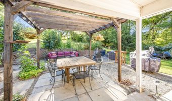 99 Lake Hayward Rd, Colchester, CT 06415