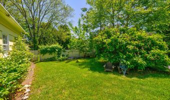 24 Toole Dr, Branford, CT 06405