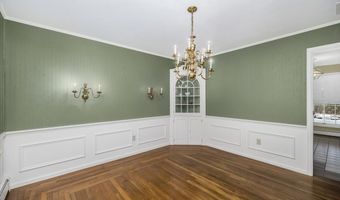 11 Strawberry Hill Rd, Bedford, NH 03110