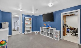 2731 Valley Dr, Ann Arbor, MI 48103