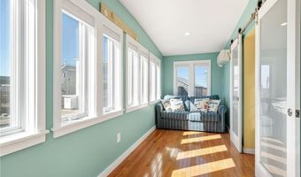 6 Macalder St, Narragansett, RI 02882