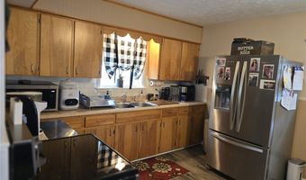 1422 Pin Oak Dr, Akron, OH 44312