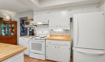 937 Riverview Dr, Alma, MI 48801