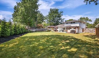 715 Edgewater Dr, Amherst, NY 14228
