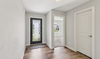 2013 2nd St SW, Altoona, IA 50009
