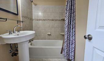 39 Nob Hill Cir B, Bridgeport, CT 06610